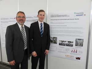 Foto: Preisträger Florian Gruß mit Betreuer Prof. M. Kolbe bei der Preisverleihung.