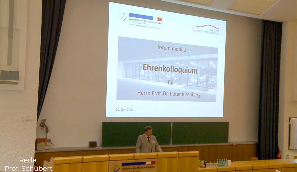 Foto: Prof. Schubert, am Rednerpult zur Eröffnung der Ehrenkolloquiums | Quelle:WHZ