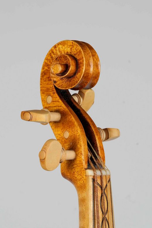 Foto: frühbarocken Violine - Schnecke Schrägansicht