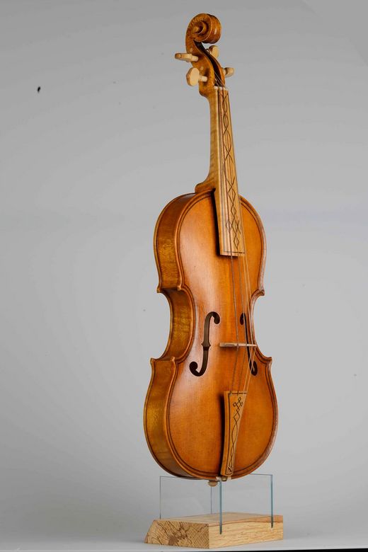 Foto: frühbarocken Violine - Schrägansicht