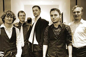 Gruppenfoto: Chemnitzer Band PICTPHON. Sechster "Talk in der Galerie" mit Mode und Newcomer-Band
