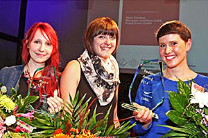 Foto: Mercedes Fashion Night Award 2014. Die Preisträgerinnen Theresa Kanz, Janine Appelt und Eva-Maria Ahlswede