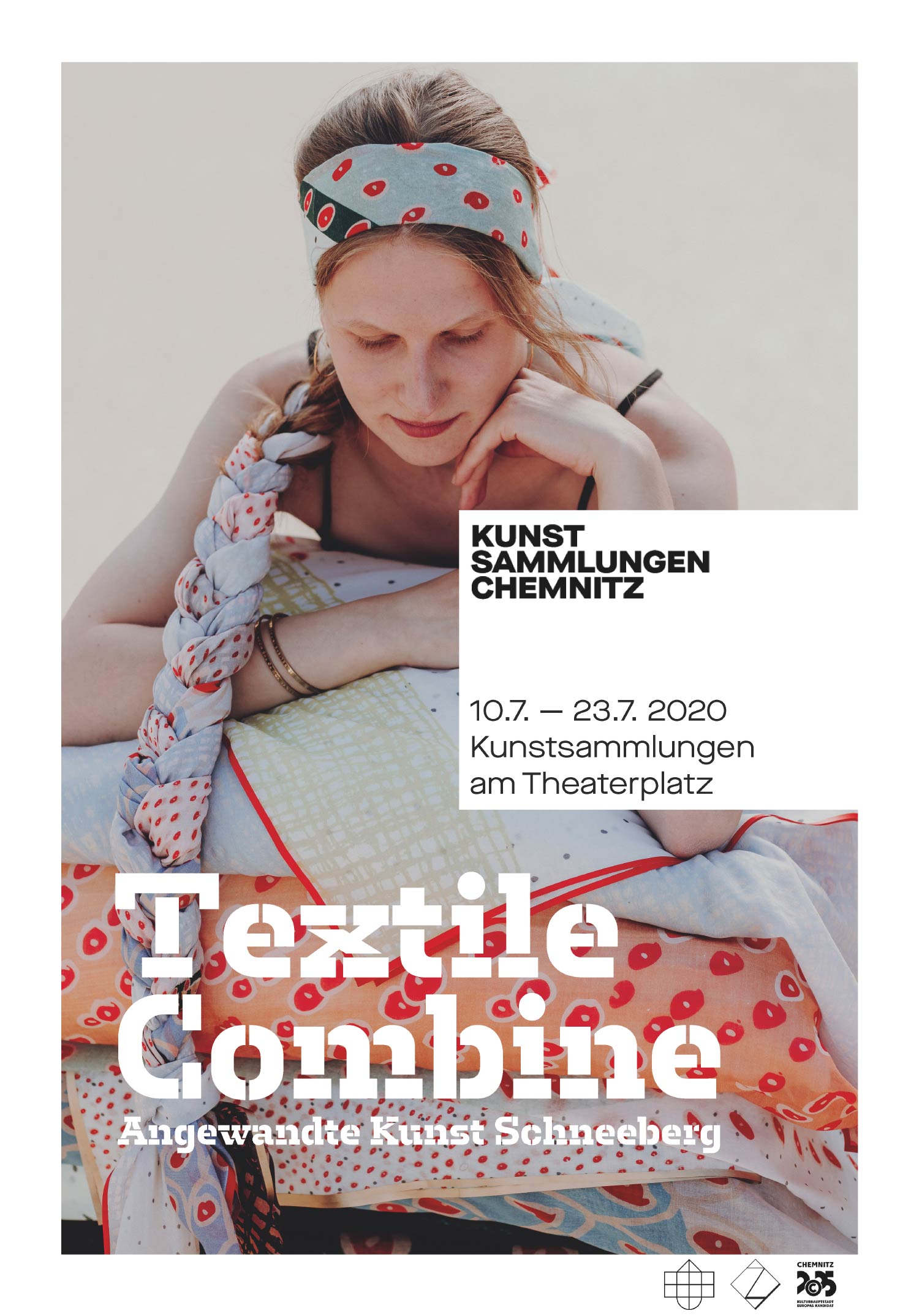 Plakat zur Ausstellung TEXTILE COMBINE - Arbeiten der Studienrichtung Textilkunst/Textildesign.