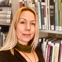 Foto: Nancy Elstner, Leiterin der Bibliothek, Hochschulstandort Schneeberg