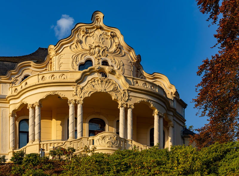 Foto: architektonisch besonderes Gebäude