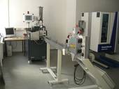 Foto: Blick in ein Labor mit dem Gerät Extruder Coperion ZSK 18 MEGAlab / Foto 1
