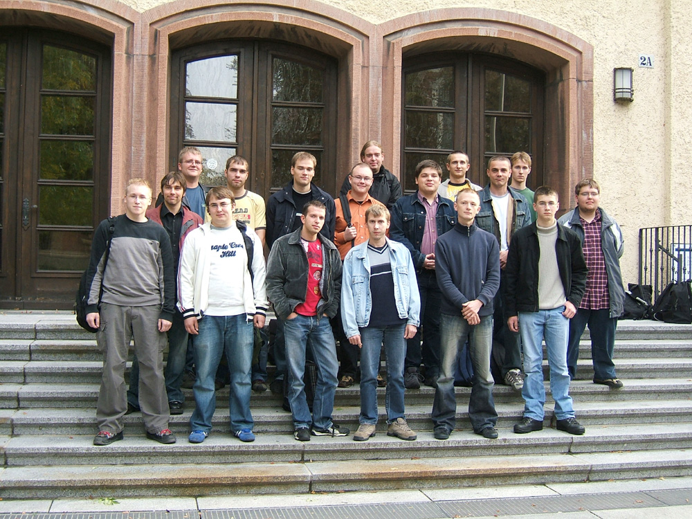 Gruppenfoto: Gruppe 1 / Studenten des Jahrgangs 2005