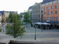 Foto 3: Blick vom Hochschuleingang Kornmarkt auf den Kornmarkt.