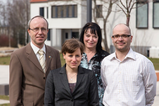 Foto: Prof. Dr. rer. pol. Dr. h.c. H.-Christian Brauweiler, Katharina Scholz, Silvia Bach, Andreas Sommer
