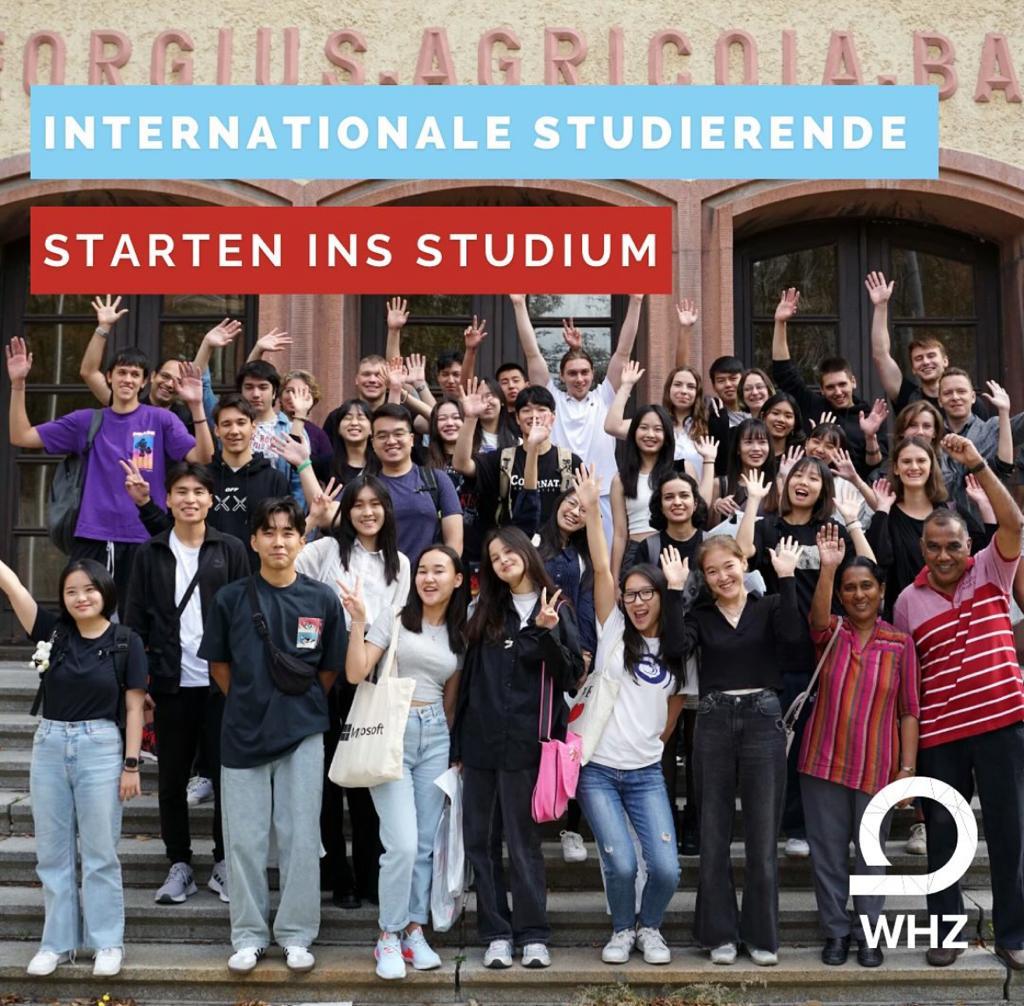 Foto: Gruppenfoto neuer internationaler Studierender