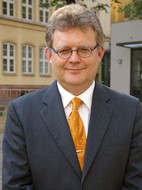 Foto: Porträt von Hr. Prof. Strunz.