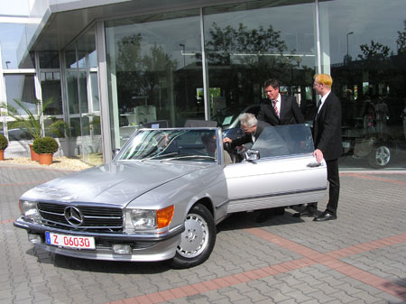 Übergabe des Mercedes Benz vom Autohauses LUEG Zwickau an die WHZ