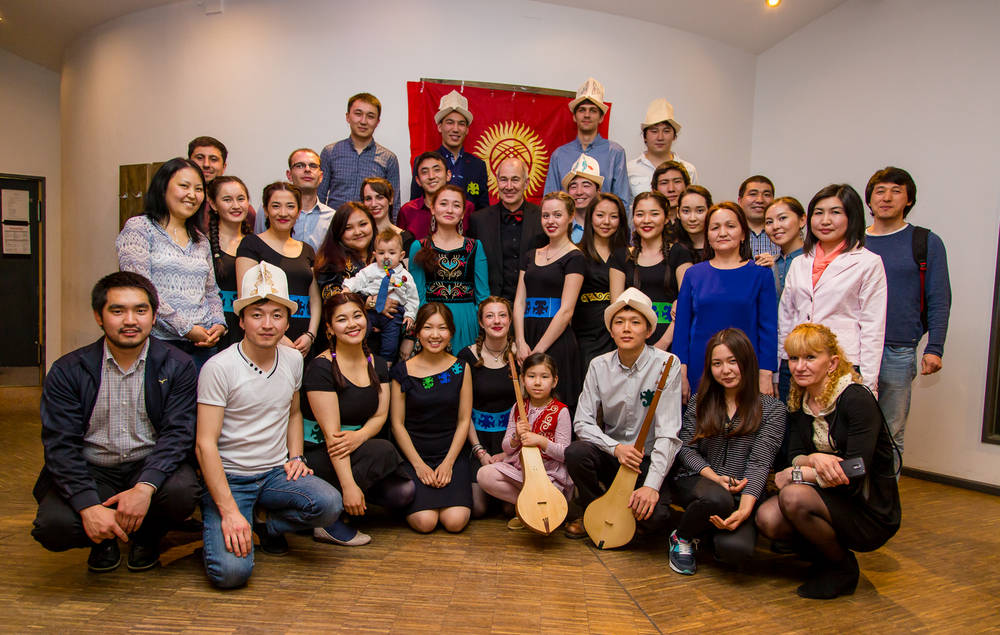 25 Kirgisinnen und Kirgisen studieren aktuell an der WHZ