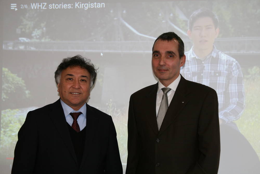 Der kirgisische Botschafter Erines Otorbaev und WHZ-Prorektor Prof. Christian Busch.