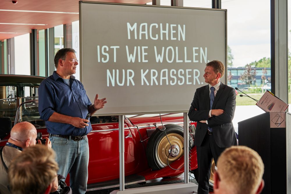 Foto: Prof. Teich im Gespräch mit Ministerpräsident Kretzschmer im Forum Mobile.